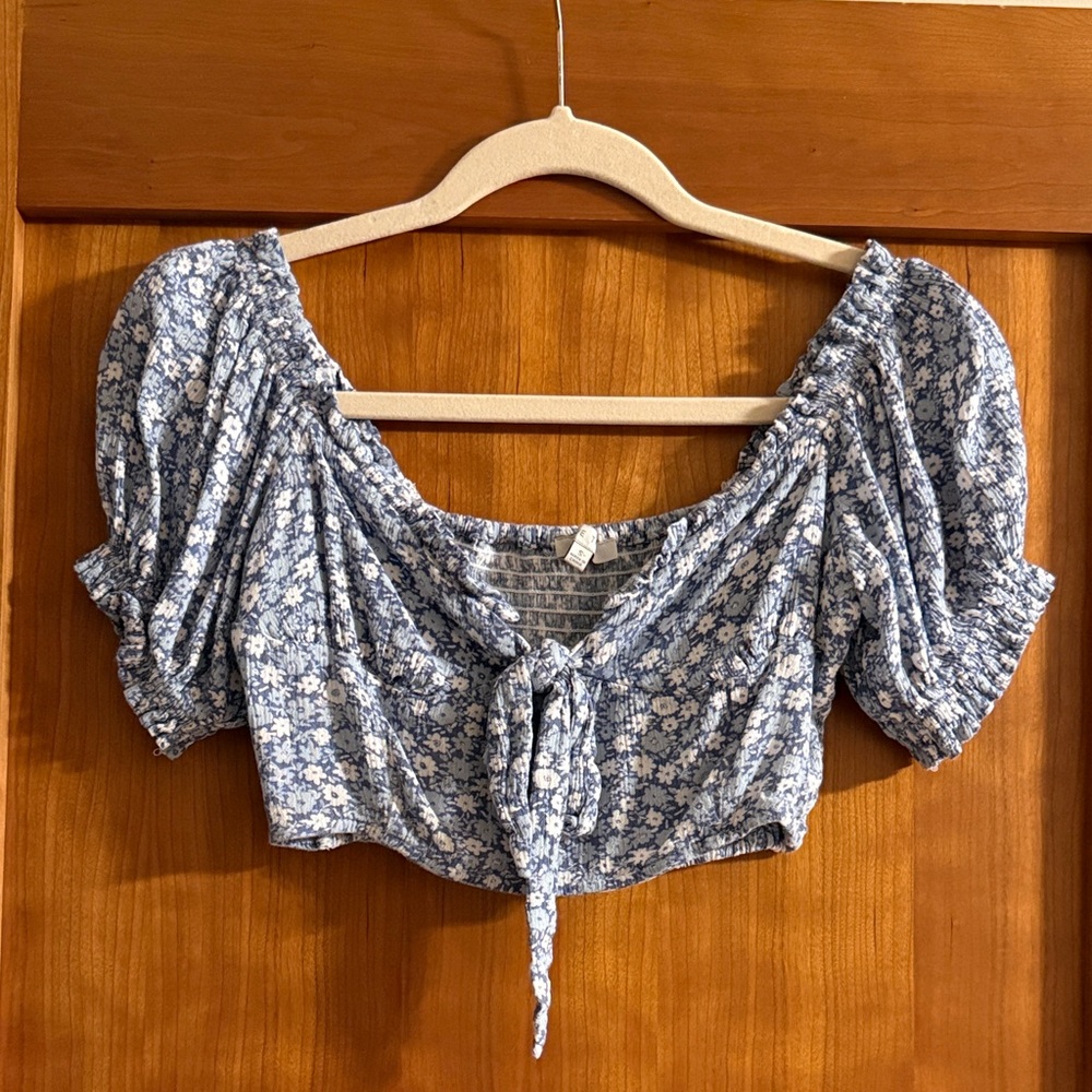 Love Tree Blue Floral Crop Top